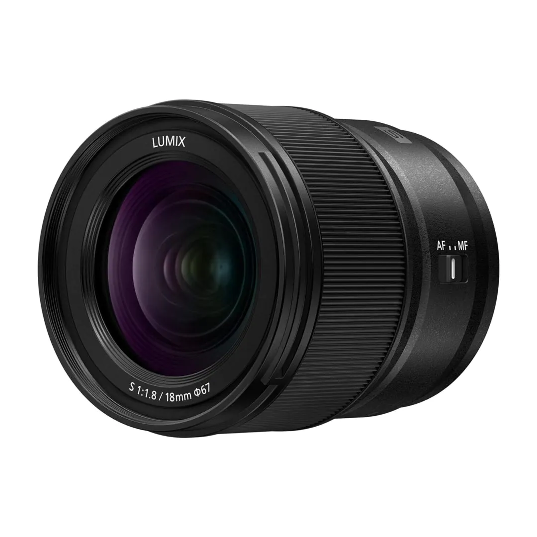 Lumix L-Mount S 18mm f/1.8 Ultra-Wide-Angle Lens, Aperture Range: f/1.8 to f/16, Linear AF Motor, Dust, Splash and Freeze-Resistant Design (S-S18GC, Black)