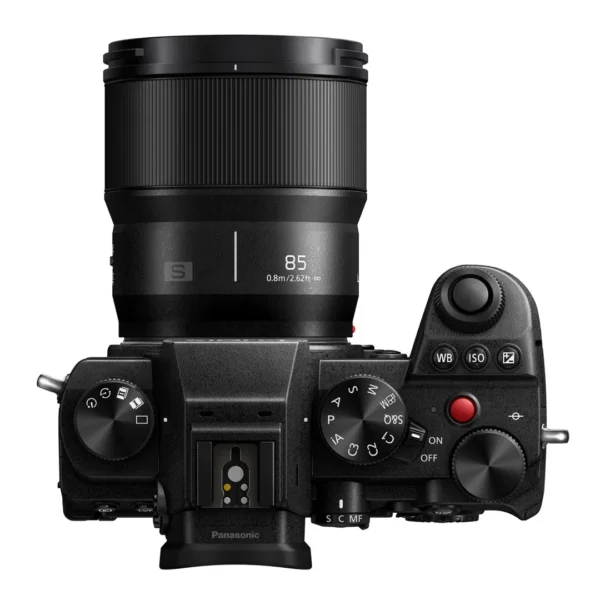 Lumix L-Mount S 85mm f/1.8 Fixed Focal Length Lens, Aperture Range: f/1.8 to f/22, Linear AF Motor, Dust, Splash and Freeze-Resistant Design (S-S85MGC, Black) - Image 4